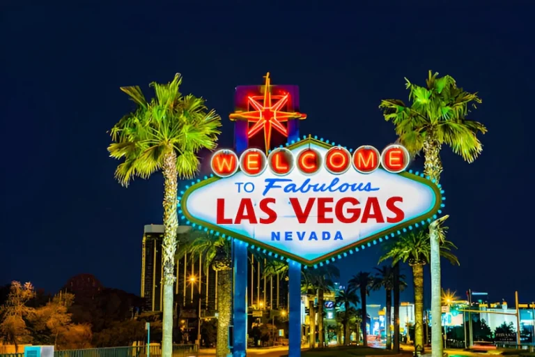 8 Crazy Things to Do in Las Vegas for Couples